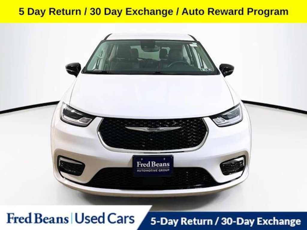 Used 2024 Chrysler Pacifica Touring L