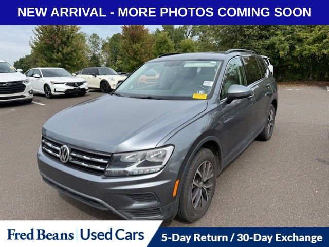2019 Volkswagen Tiguan SEL R-Line photo 3