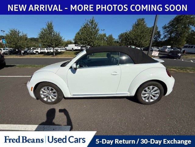 2017 Volkswagen Beetle 1.8T S photo 4