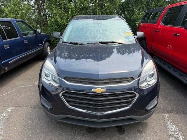 2016 Chevrolet Equinox LS photo 2