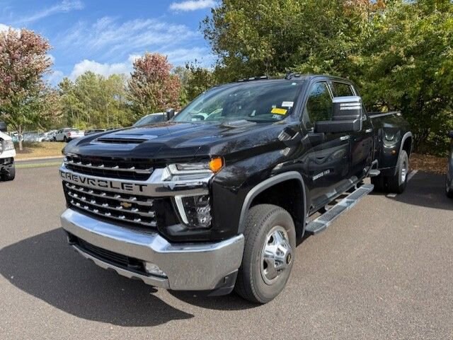 2023 Chevrolet Silverado 3500HD LTZ photo 2
