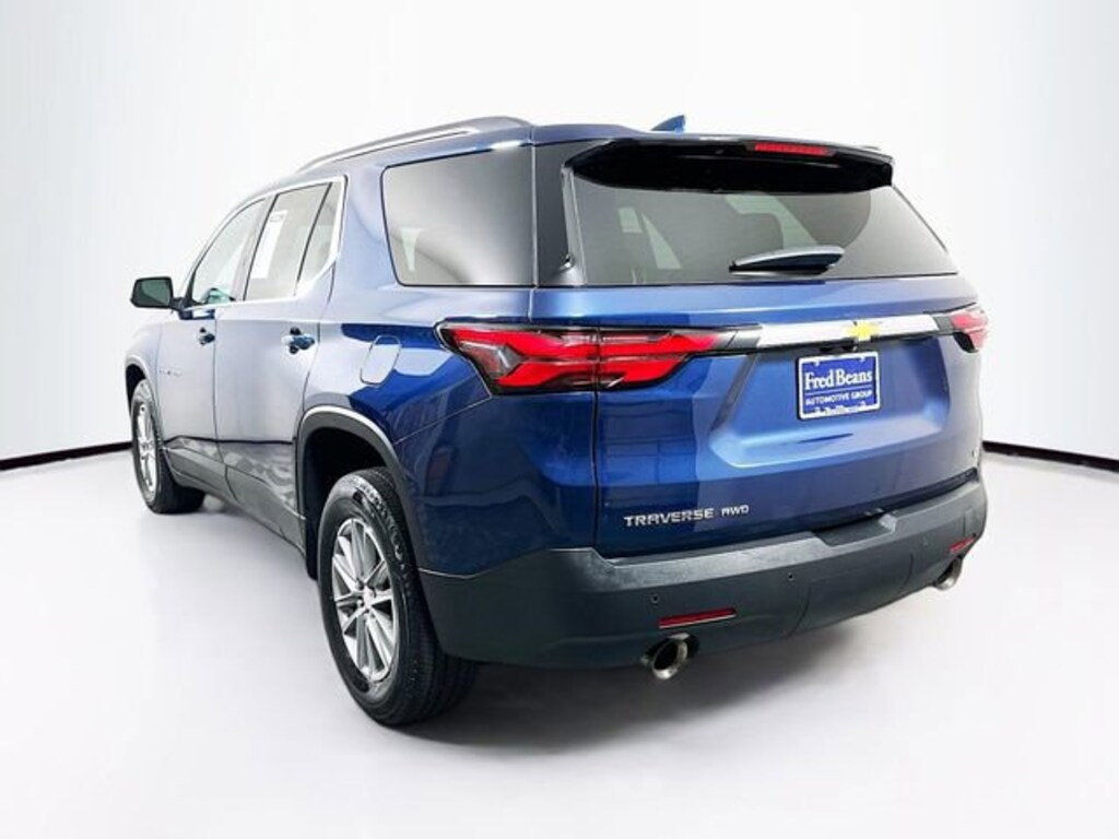 Used 2023 Chevrolet Traverse LT Cloth SUV