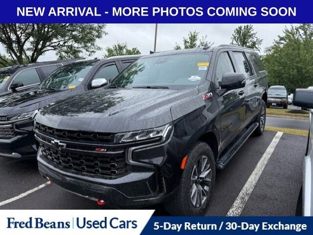 2024 Chevrolet Suburban Z71 photo 2