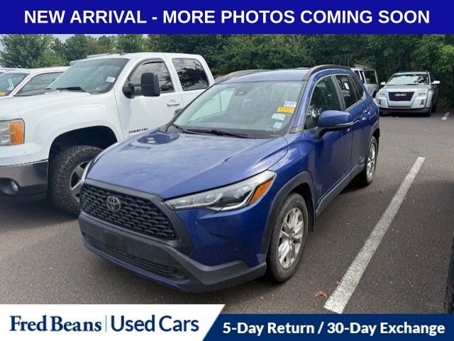 2022 Toyota Corolla Cross LE photo 3