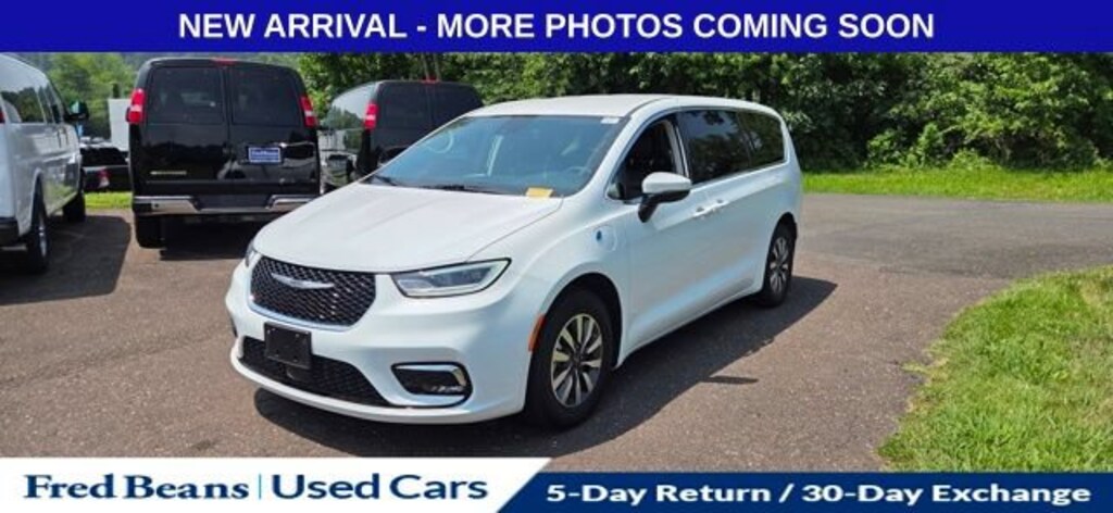 Used 2023 Chrysler Pacifica Hybrid Touring L Minivan