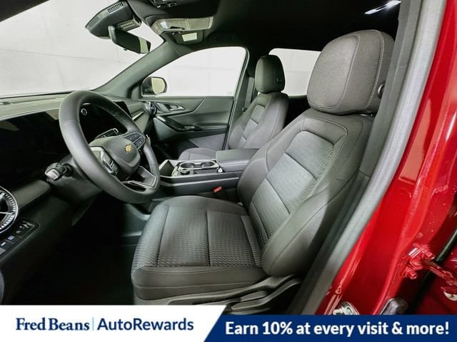 2027 Chevrolet Equinox LT - Photo 17