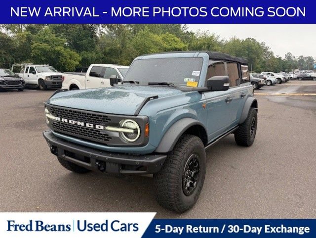 2021 Ford Bronco Base photo 2