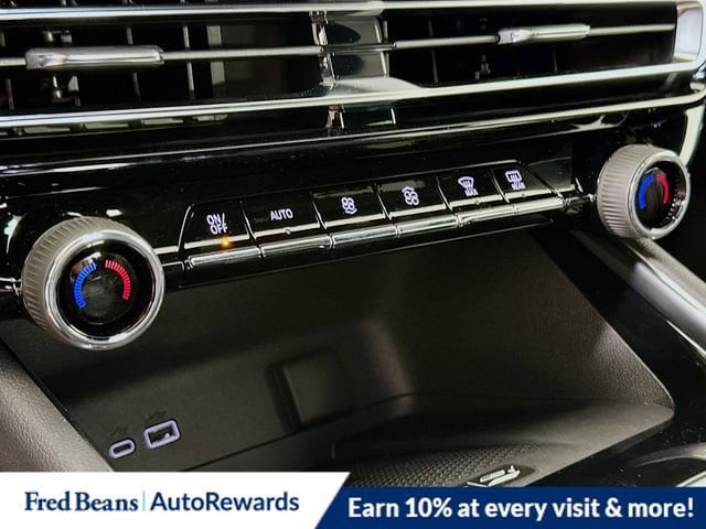 2025 Chevrolet Traverse LT - Photo 11