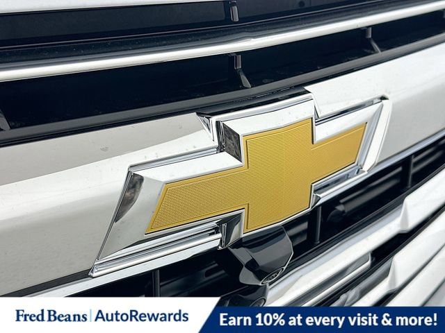 2026 Chevrolet Suburban Premier - Photo 19