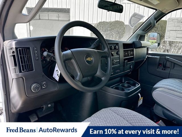 2025 Chevrolet Express Cargo Work Van - Photo 6