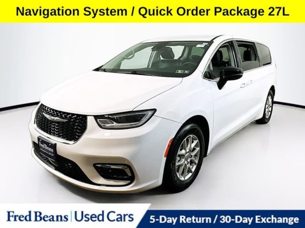 Used 2024 Chrysler Pacifica Touring L