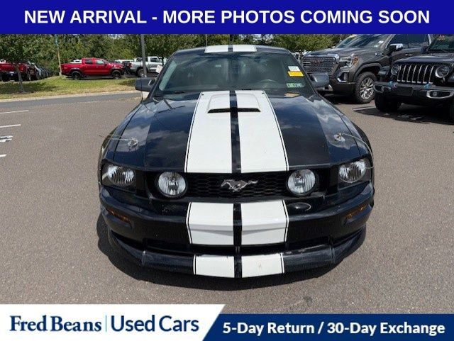 2007 Ford Mustang GT Deluxe photo 2