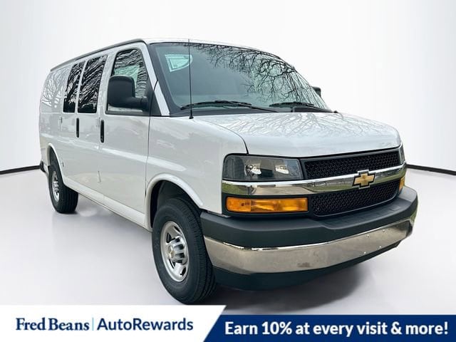 2025 Chevrolet Express Cargo Work Van's photo