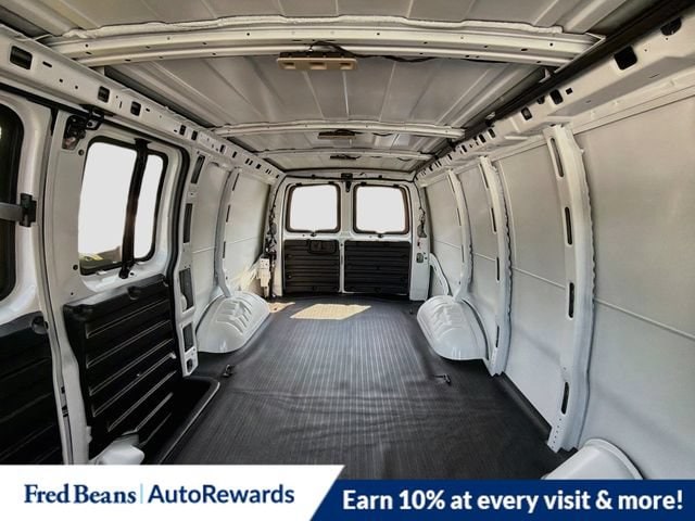 2025 Chevrolet Express Cargo Work Van - Photo 17