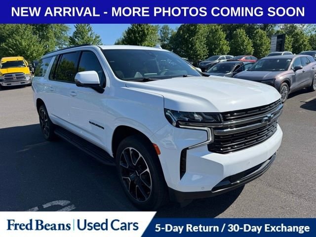 2022 Chevrolet Suburban 4WD 1500 RST's photo