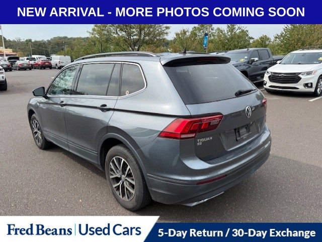 2019 Volkswagen Tiguan SEL R-Line photo 2