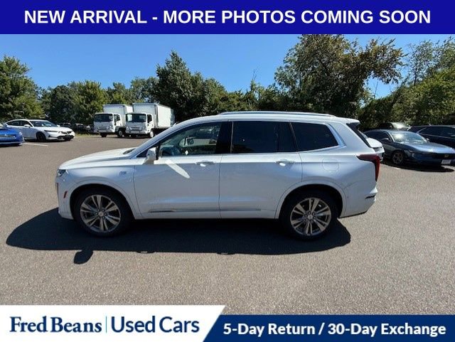 2024 Cadillac XT6 Premium Luxury photo 2