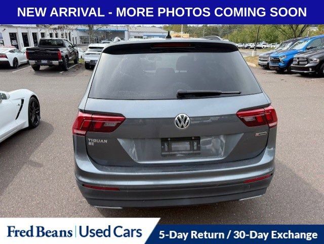 2019 Volkswagen Tiguan SEL R-Line photo 3