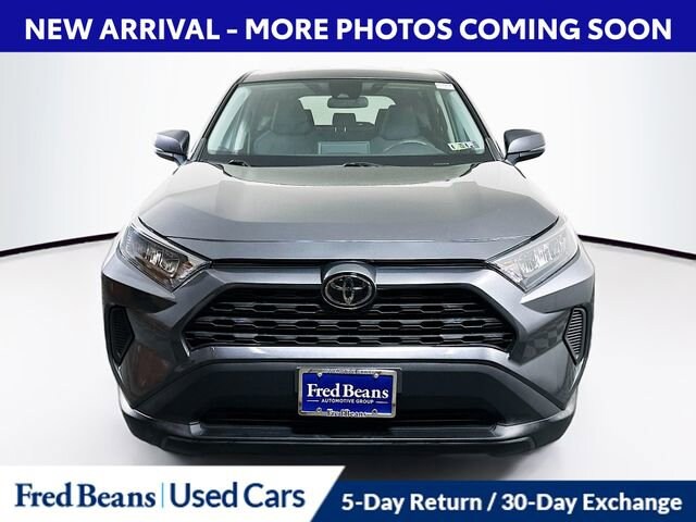 2022 Toyota RAV4 LE photo 2