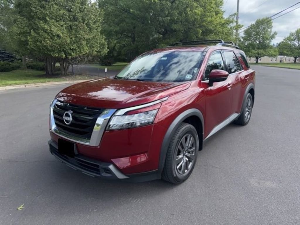 Used 2022 Nissan Pathfinder SV 4WD SUV