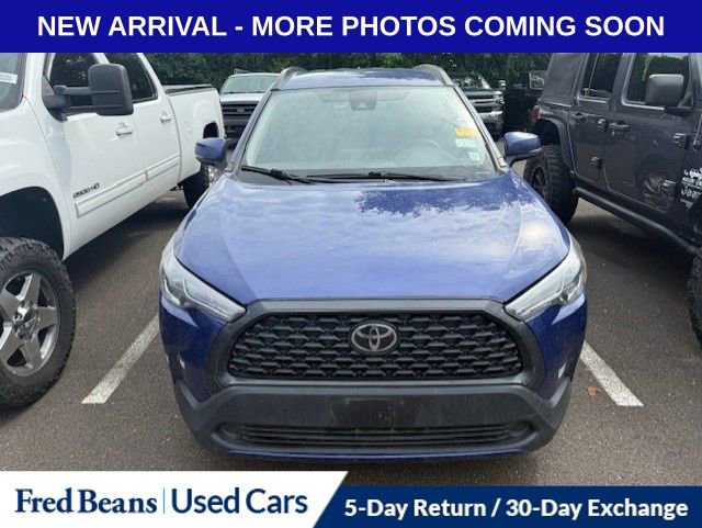 2022 Toyota Corolla Cross LE photo 2