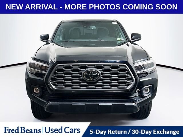 2022 Toyota Tacoma SR Double Cab photo 2