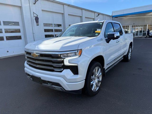 2025 Chevrolet Silverado 1500 High Country photo 3