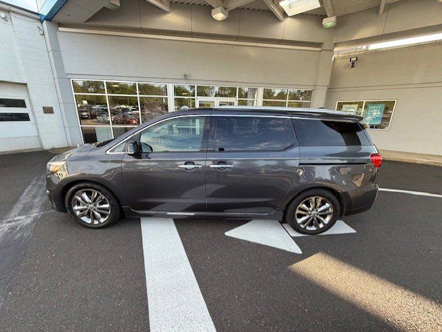 2016 Kia Sedona SXL photo 4