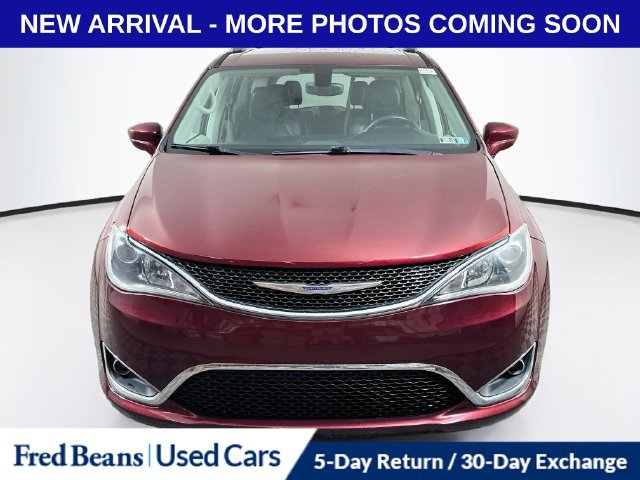 Used 2018 Chrysler Pacifica Touring L Minivan