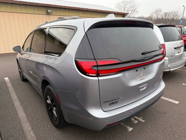 2021 Chrysler Pacifica Touring L photo 4