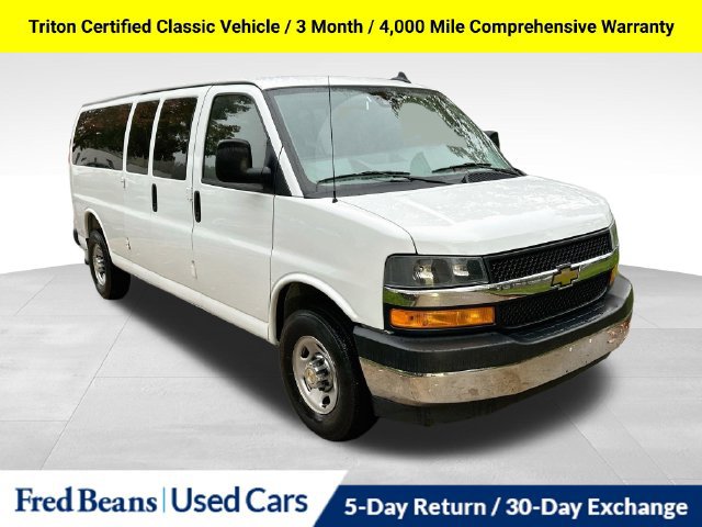 2025 Chevrolet Express Passenger 1LT Van