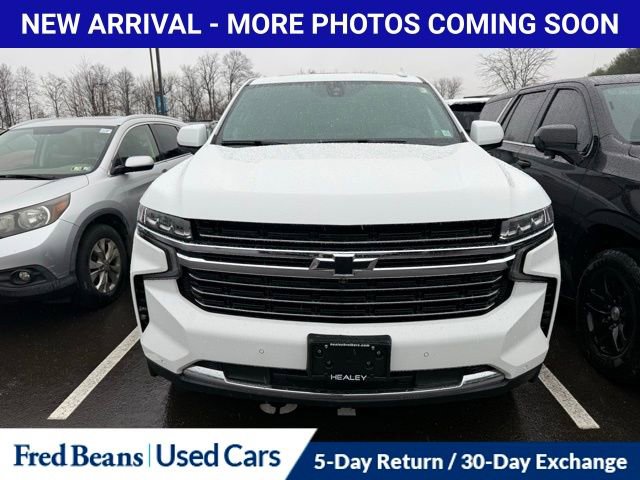 2022 Chevrolet Suburban LT photo 2