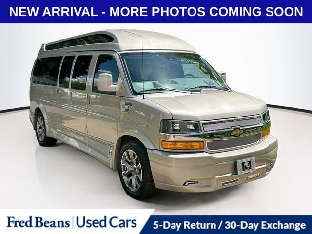 2024 Chevrolet Express 2500 Extended Work Van HD's photo