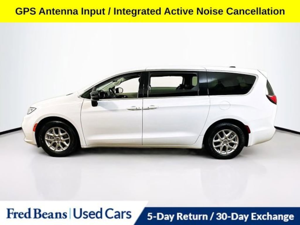 Used 2024 Chrysler Pacifica Touring L Minivan