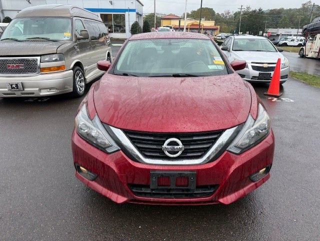 2017 Nissan Altima 2.5 SR photo 2