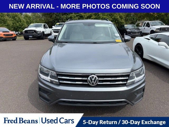 2019 Volkswagen Tiguan SEL R-Line photo 2