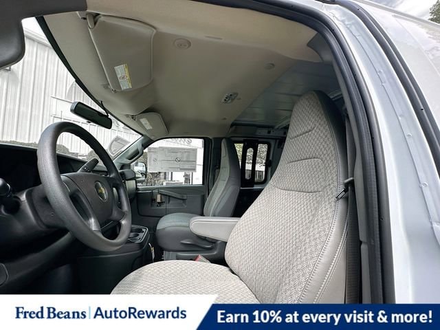 2025 Chevrolet Express Cargo Work Van - Photo 12
