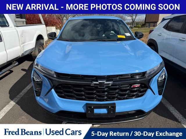 2024 Chevrolet Trax photo 2