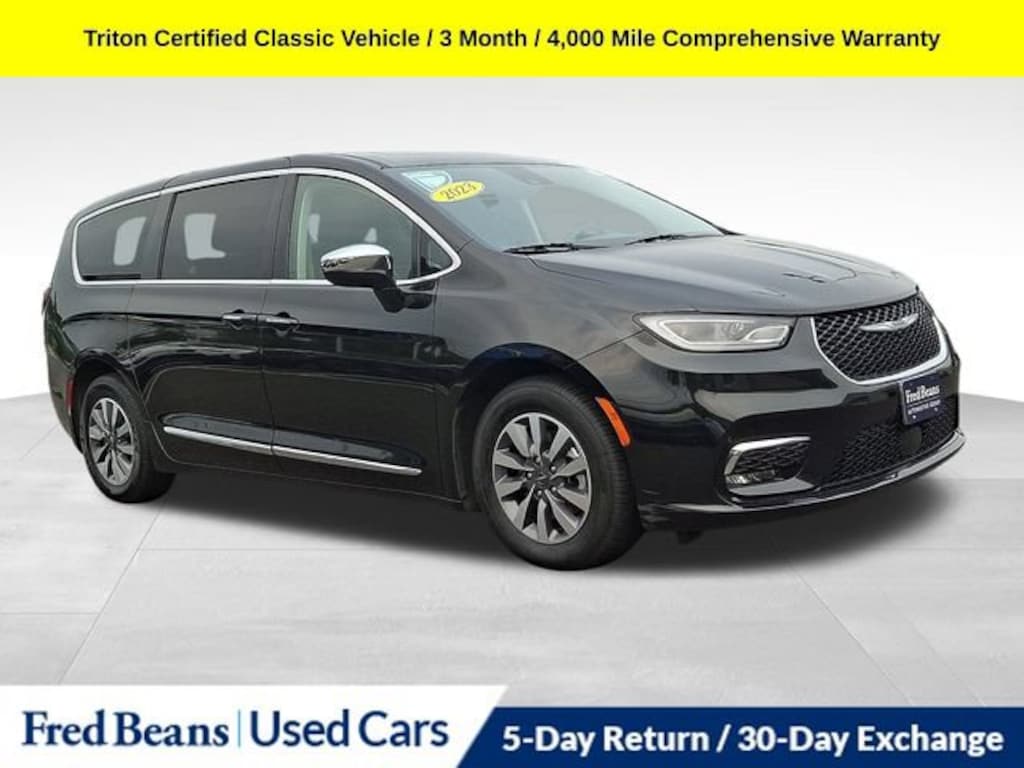Used 2023 Chrysler Pacifica Hybrid Limited Minivan