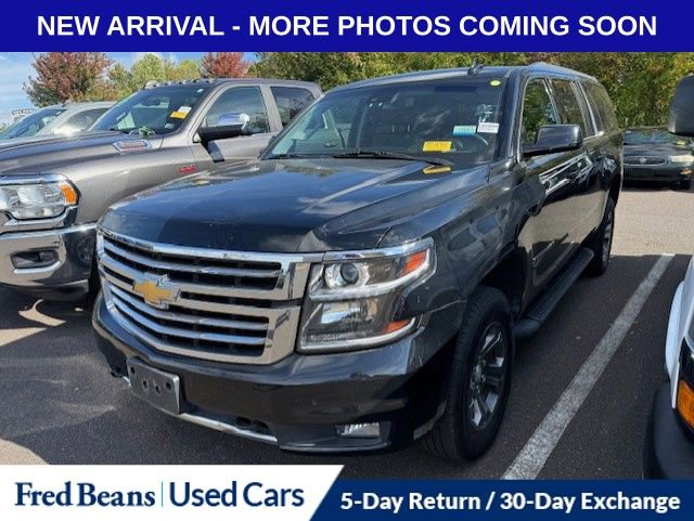 2018 Chevrolet Suburban LT photo 3