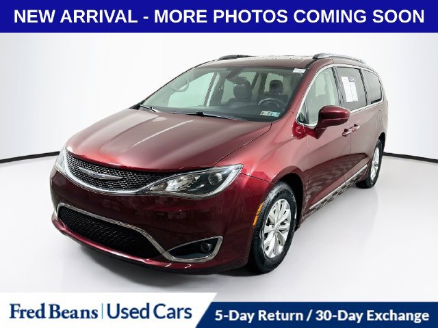 Used 2018 Chrysler Pacifica Touring L Minivan