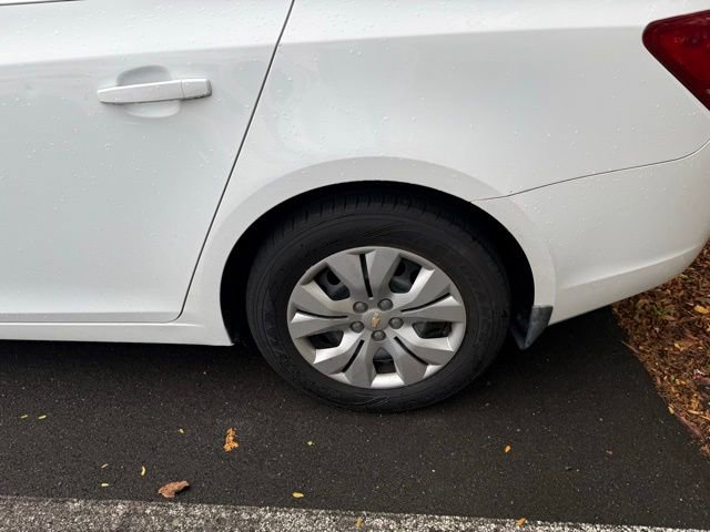 2012 Chevrolet Cruze LS photo 3