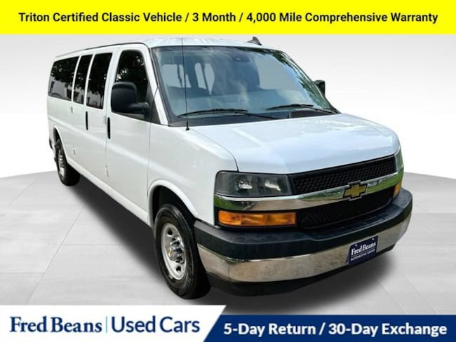 2024 Chevrolet Express Passenger 3500 1LT