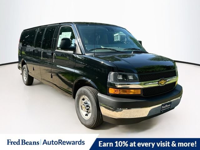 2026 Chevrolet Express Passenger LT