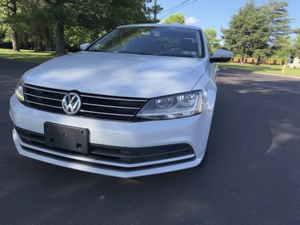 Used 2017 Volkswagen Jetta 1.4T SE Sedan
