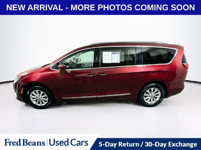 Used 2018 Chrysler Pacifica Touring L Minivan