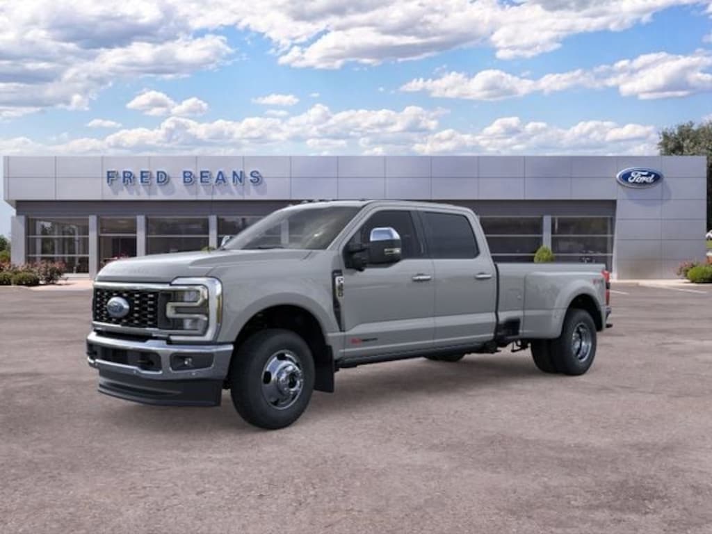 New 2026 Ford F-350 Lariat Truck Crew Cab
