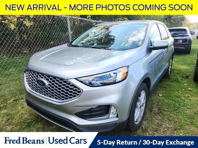 2024 Ford Edge SEL photo 2