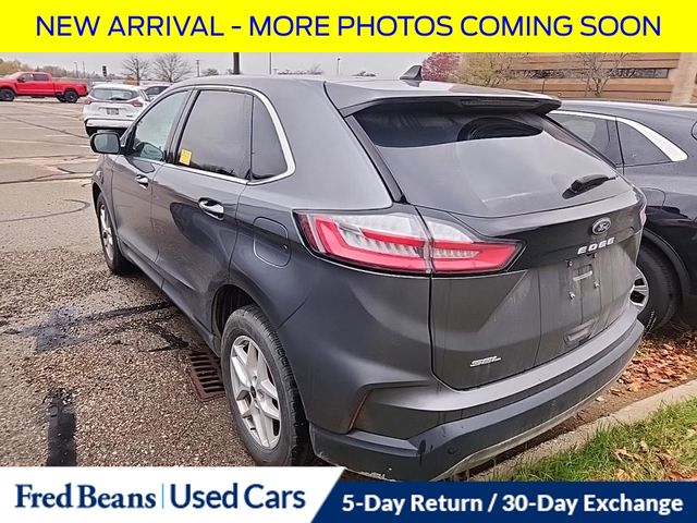 2024 Ford Edge SEL photo 2