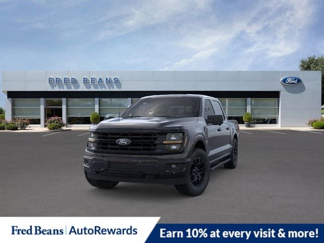 2025 Ford F-150 XLT photo 2
